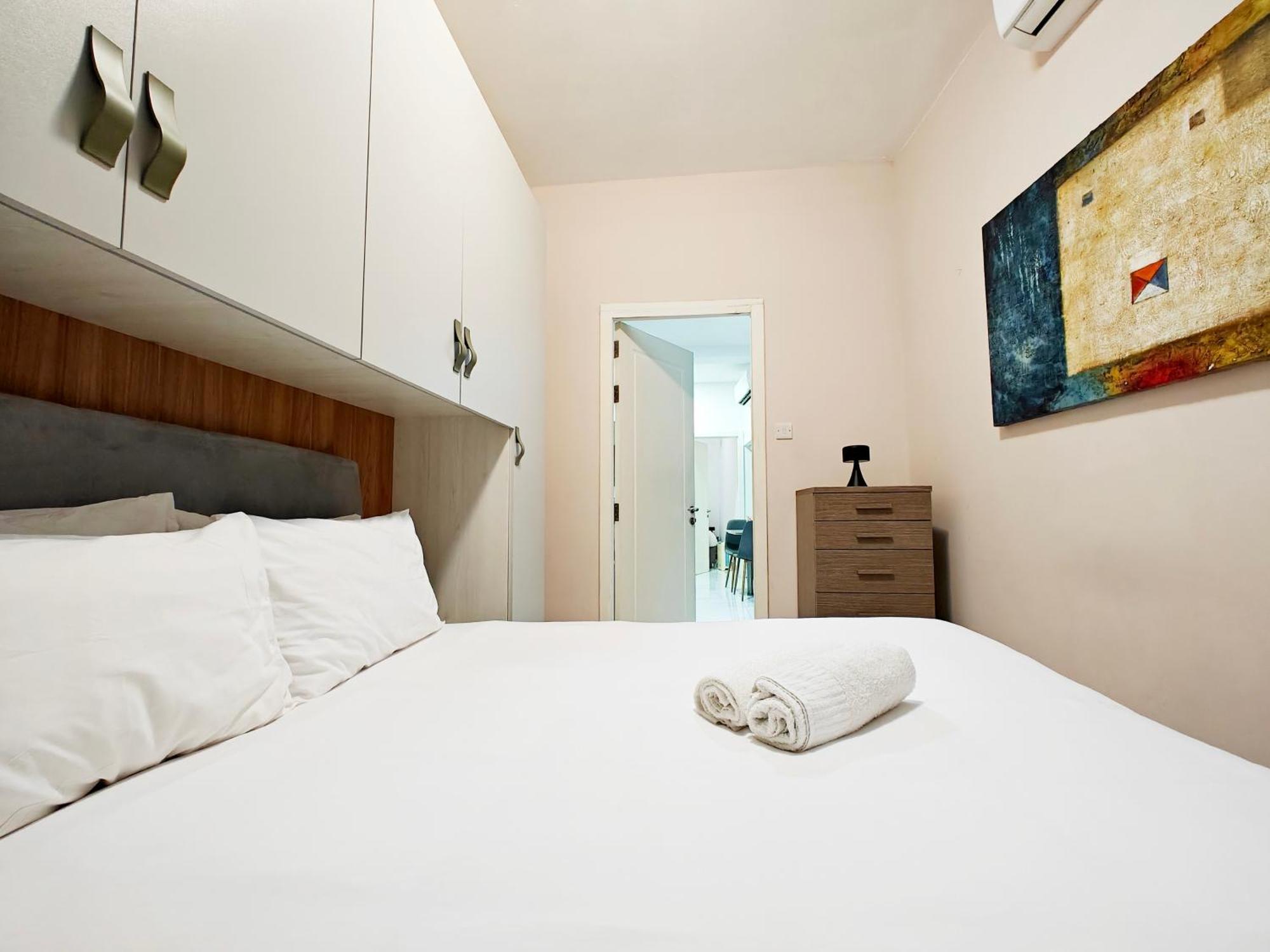 Happiness Apartment Qormi Luaran gambar